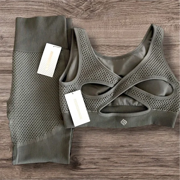 Fashion Nova Matrix Seamless Workout Set GREY SMALL NWT - Picture 6 of 6